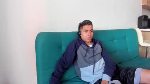 Juan Help us reach 100 likes online show from 3, 10, 2025