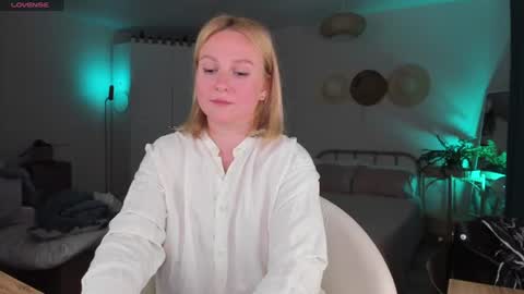 Snapshot of bananarum chatting on 1, 7, 2026 Allie online show from 1, 7, 2026