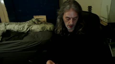 Snapshot of bangintoleather chatting on 17, 5, 2026 bangintoleather online show from 17, 5, 2026