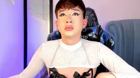 Snapshot of barbie_boy_ chatting on 17, 2, 2026 I work from home this is my room 3 online show from 17, 2, 2026