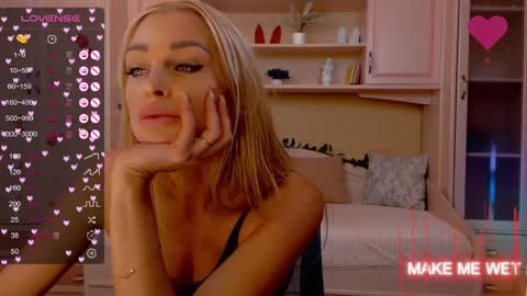 Snapshot of barbie_kiss1 chatting on 5, 12, 2024 barbie online show from 5, 12, 2024