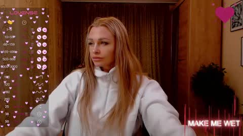 Snapshot of barbie_kiss1 chatting on 10, 12, 2024 barbie online show from 10, 12, 2024