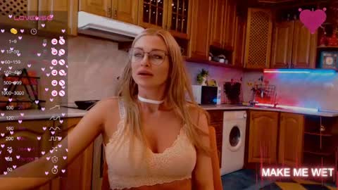 Snapshot of barbie_kiss1 chatting on 20, 12, 2024 barbie online show from 20, 12, 2024