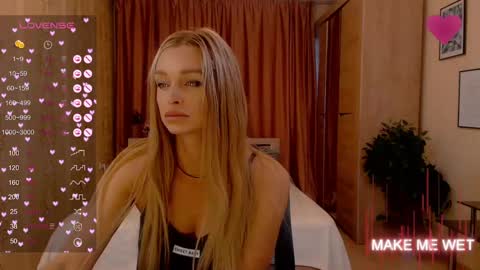 Snapshot of barbie_kiss1 chatting on 5, 1, 2025 barbie online show from 5, 1, 2025