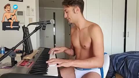 Snapshot of barebritpianist chatting on 26, 9, 2025 BareBritPianist online show from 26, 9, 2025