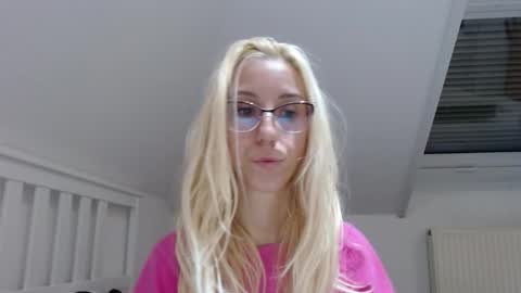 Lena online show from 21, 10, 2025