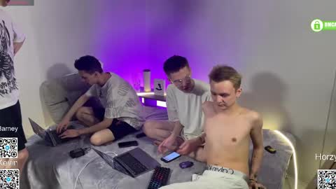 Snapshot of barney_kevin chatting on 22, 2, 2025 Fansly Barney and Kevin T online show from 22, 2, 2025