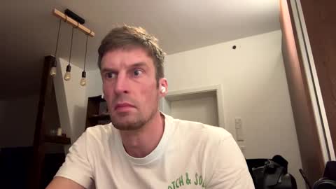 Snapshot of basst23 chatting on 5, 1, 2025 basst23 online show from 5, 1, 2025