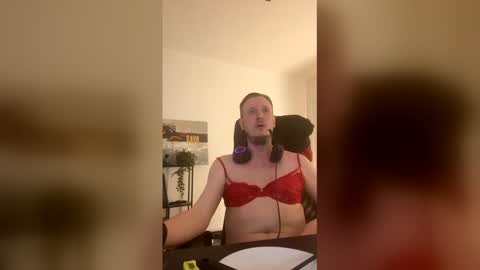 Sissy Invis online show from 1, 3, 2026