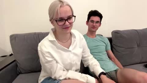 Snapshot of bawdycouplee chatting on 10, 9, 2025 Max and Bella online show from 10, 9, 2025