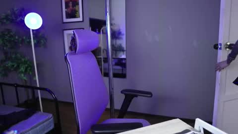 BAYONETTA DOLL  online show from 5, 12, 2025