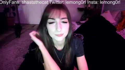 Snapshot of bbshasta chatting on 14, 11, 2025 Shasta online show from 14, 11, 2025