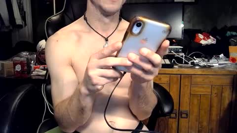 Snapshot of bchillin28 chatting on 21, 2, 2026 bchillin28 online show from 21, 2, 2026