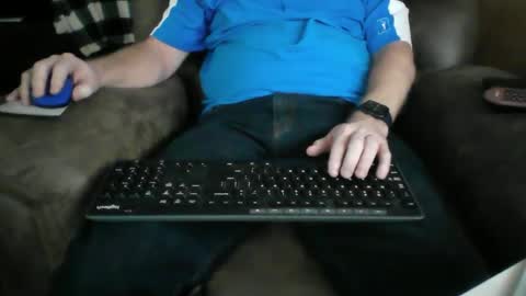 Snapshot of beachguy38 chatting on 21, 12, 2024 beachguy38 online show from 21, 12, 2024