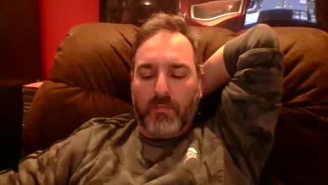 Snapshot of beardedambition chatting on 30, 4, 2026 beardedambition online show from 30, 4, 2026