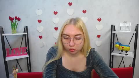 BeatriceFlyy online show from 16, 12, 2024