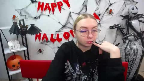 BeatriceFlyy online show from 22, 10, 2025