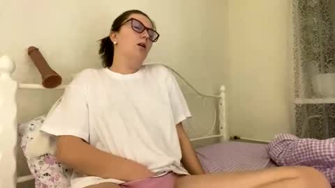 Snapshot of beatricetender chatting on 22, 11, 2025 BeatriceTender online show from 22, 11, 2025