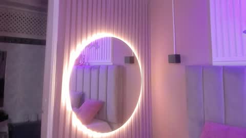 Snapshot of beauty_milf4 chatting on 19, 2, 2026 Chantall online show from 19, 2, 2026