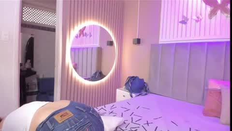 Snapshot of beauty_milf4 chatting on 13, 6, 2026 Chantall online show from 13, 6, 2026