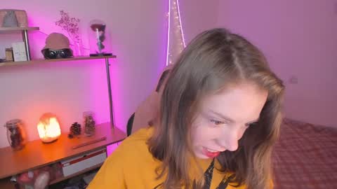 Snapshot of beautyeliise chatting on 1, 2, 2025 Eliise online show from 1, 2, 2025