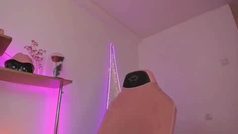 Snapshot of beautyeliise chatting on 24, 2, 2025 Eliise online show from 24, 2, 2025