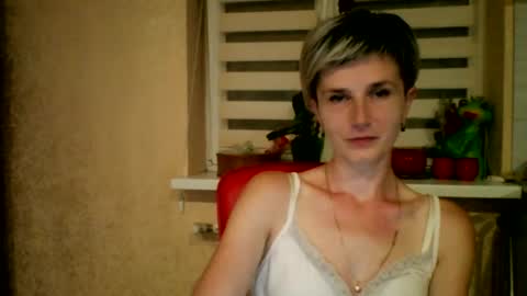 Snapshot of beautyksenia chatting on 9, 7, 2026 BeautyKsenia online show from 9, 7, 2026
