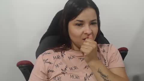 Snapshot of beautyykarol chatting on 3, 12, 2025 beautyykarol online show from 3, 12, 2025