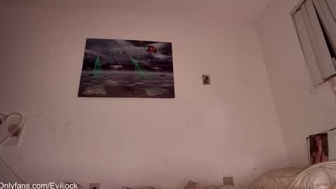 Snapshot of bebexxxdust chatting on 8, 11, 2025 bebe dust online show from 8, 11, 2025