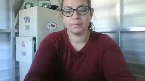 beccabee37 online show from 19, 3, 2026