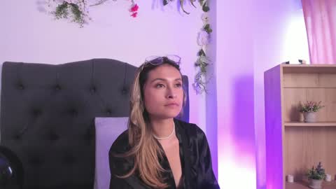 Snapshot of beccamilanni chatting on 14, 1, 2025 beccamilanni online show from 14, 1, 2025