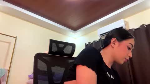 Snapshot of becinapia15 chatting on 4, 10, 2025 becinapia15 online show from 4, 10, 2025