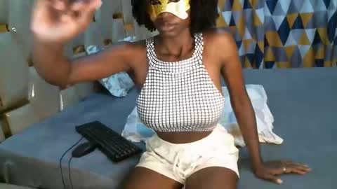 Snapshot of beckyberry24 chatting on 7, 11, 2025 jamie online show from 7, 11, 2025