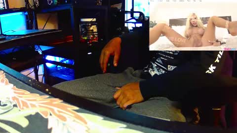 Snapshot of bedstuymonstercock90 chatting on 19, 10, 2025 hungnheavy online show from 19, 10, 2025