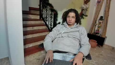 independent model online show from 20, 12, 2025