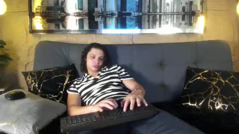 independent model online show from 16, 5, 2026