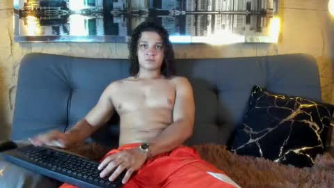 independent model online show from 22, 5, 2026