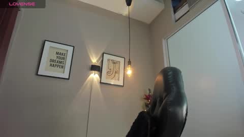 Snapshot of belinda_hills chatting on 6, 12, 2024 belinda online show from 6, 12, 2024