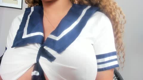 Snapshot of belinda_hills chatting on 24, 1, 2025 belinda online show from 24, 1, 2025