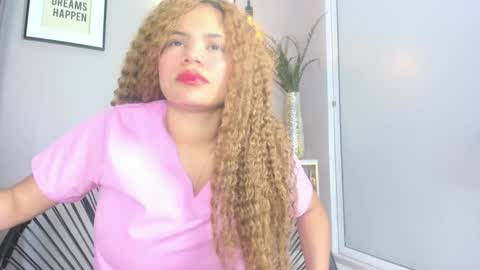 Snapshot of belinda_hills chatting on 6, 2, 2025 belinda online show from 6, 2, 2025