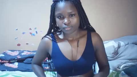 Snapshot of bella307697 chatting on 13, 11, 2025 Bella online show from 13, 11, 2025