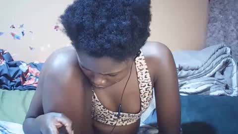 Snapshot of bella307697 chatting on 23, 11, 2025 Bella online show from 23, 11, 2025