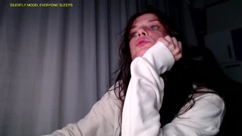 Snapshot of bella_alice chatting on 7, 10, 2025 Alicia Belvedere online show from 7, 10, 2025