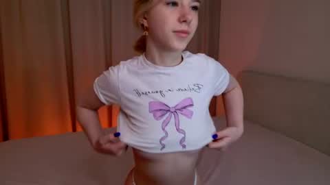 Snapshot of bella_amoury chatting on 20, 6, 2026 Bella online show from 20, 6, 2026