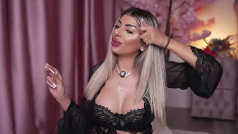 Snapshot of bella_blonda chatting on 6, 5, 2026 Emma Bella online show from 6, 5, 2026