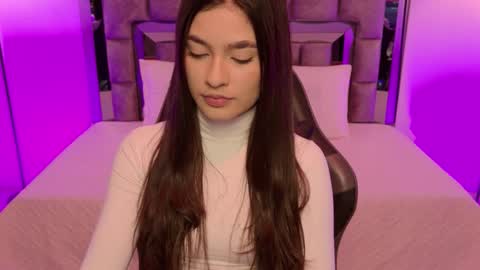 Bella  online show from 14, 11, 2025