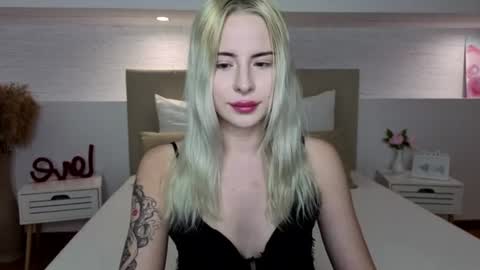 Snapshot of bella_crazyy chatting on 17, 6, 2026 Bella online show from 17, 6, 2026