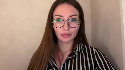 bella_foxxi online show from 4, 12, 2024