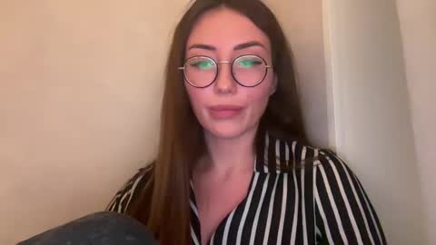bella_foxxi online show from 25, 12, 2024