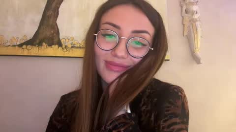 bella_foxxi online show from 2, 1, 2025